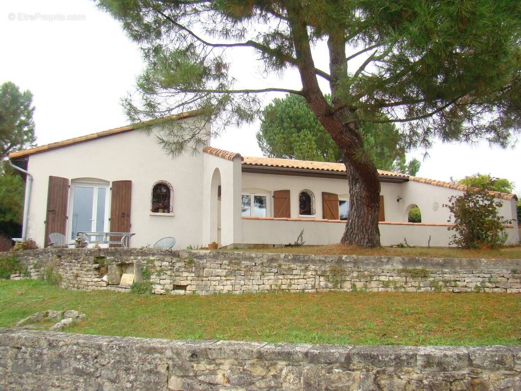 Maison à SAINT-MAURICE-LA-CLOUERE