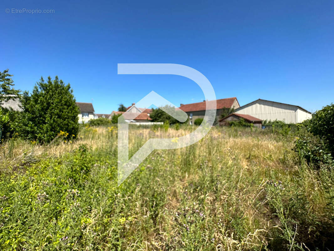 Terrain à LA VILLENEUVE-EN-CHEVRIE