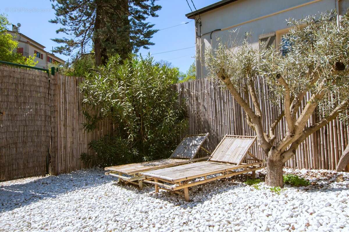 Maison à CHATEAUNEUF-GRASSE
