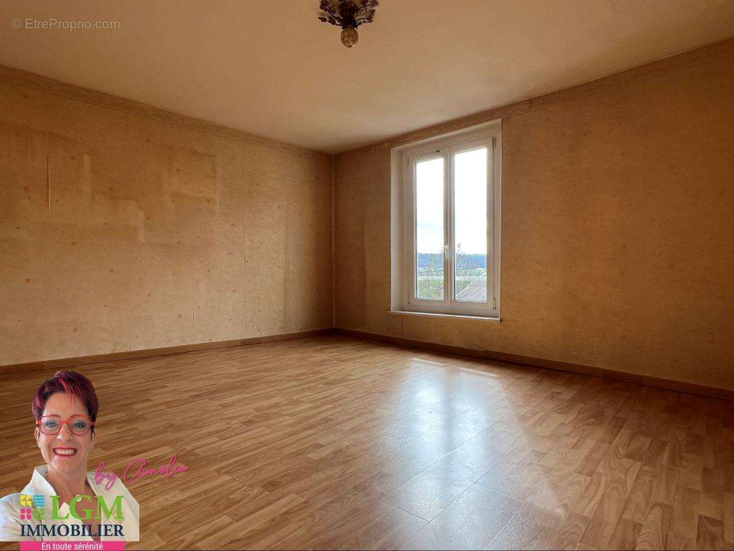 Maison à ESSOMES-SUR-MARNE