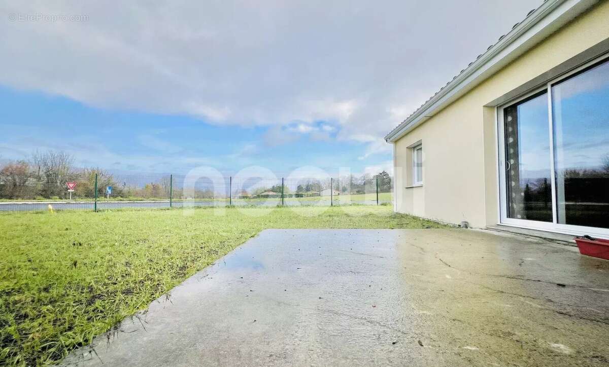 Maison à AIGUEPERSE