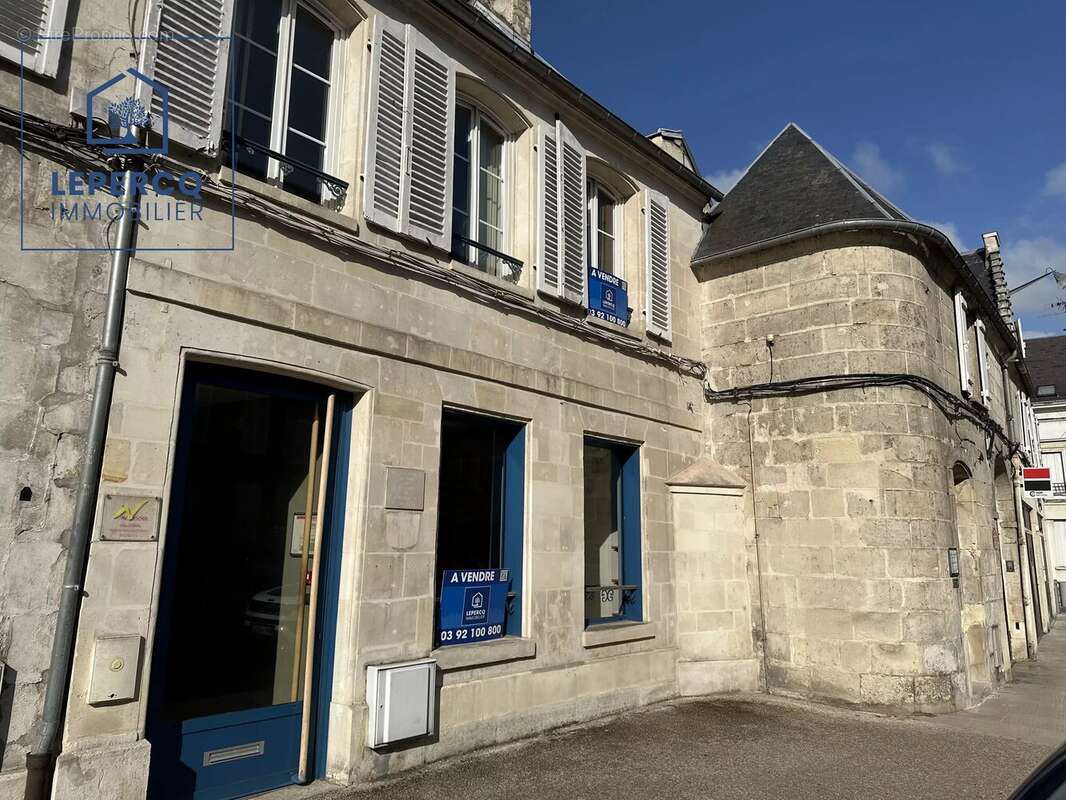 LOCAL rénové  - 163 m2 - Villers-Cotterêts - Vitrine sur rue ! - photo 3