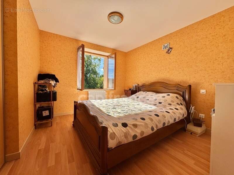 Maison à NOIRETABLE