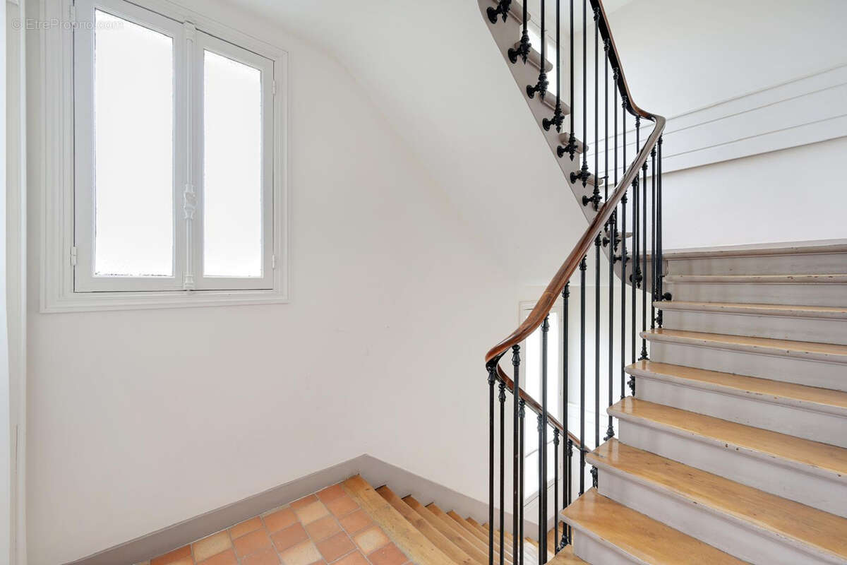 Appartement à PARIS-14E