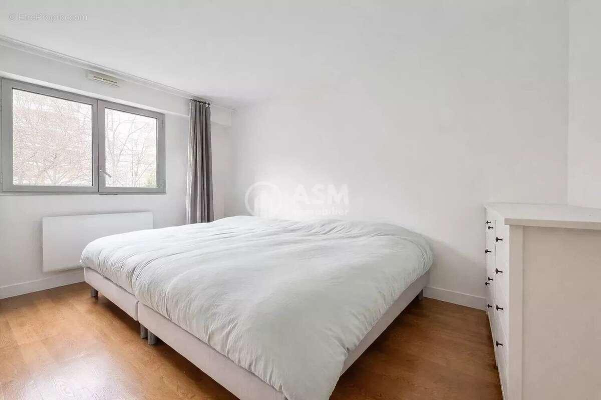 Appartement à COURBEVOIE
