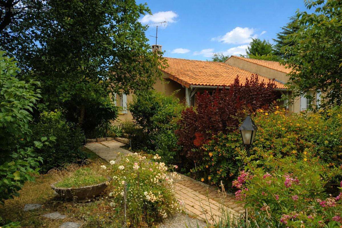 Maison à CHASSORS