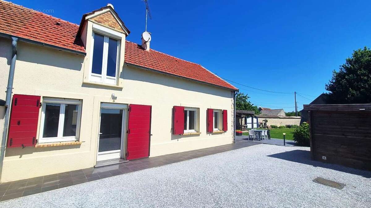 Maison à MONNERVILLE