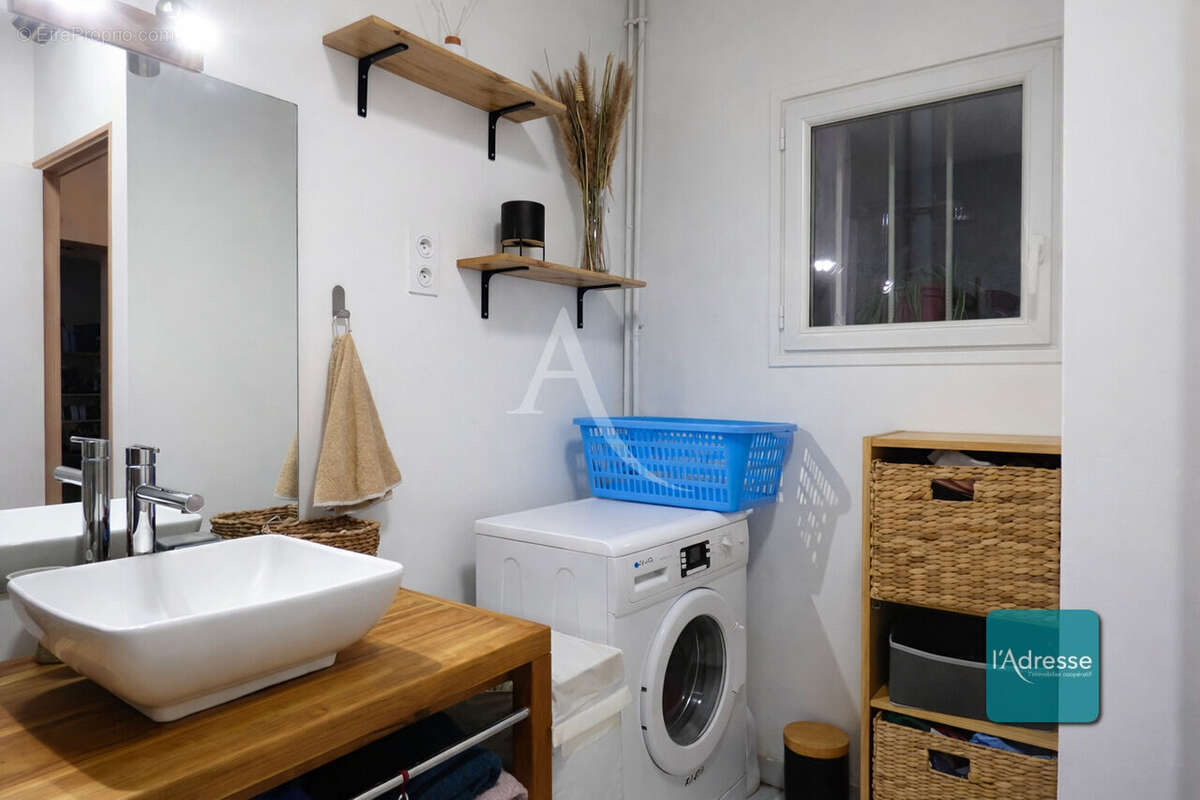 Appartement à CHARENTON-LE-PONT