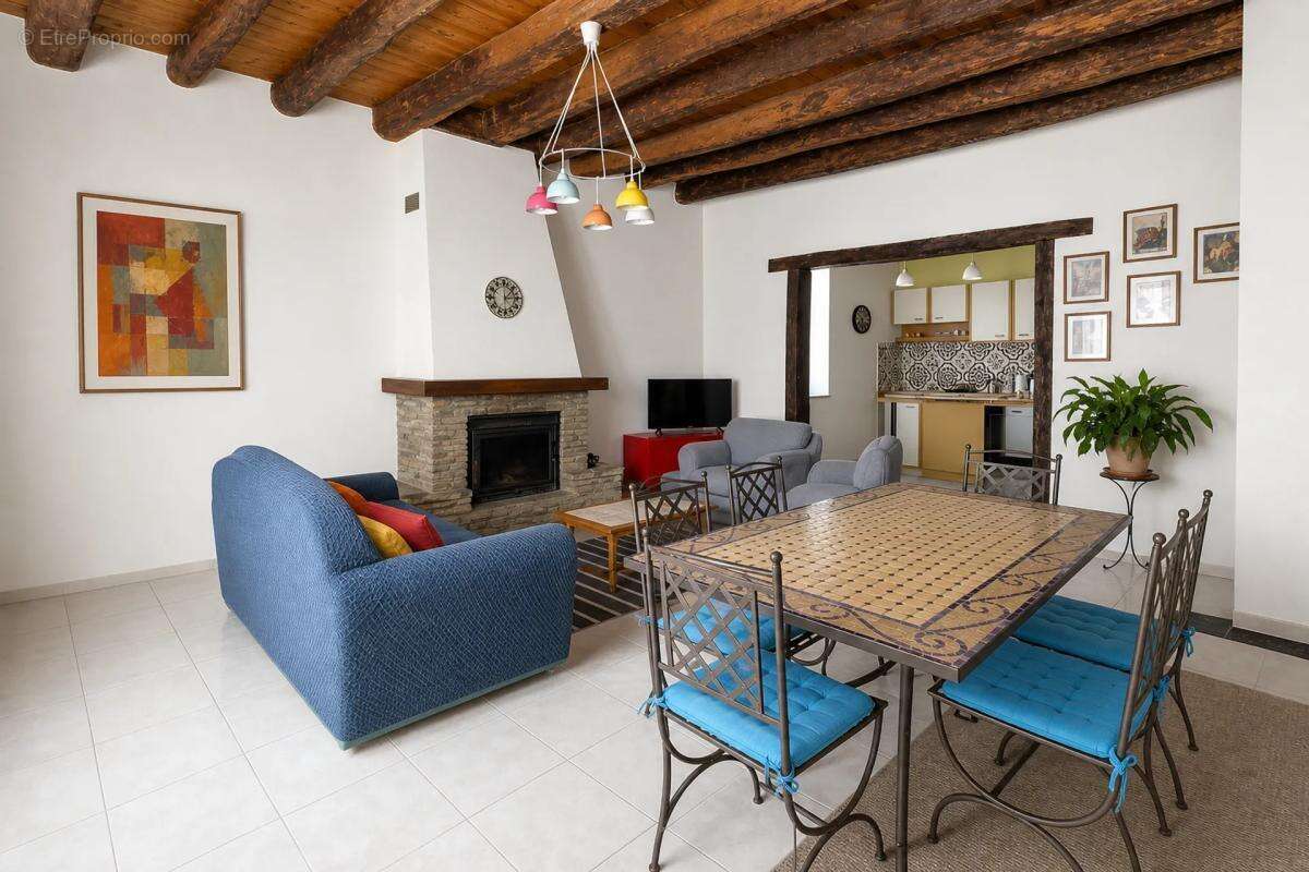 Maison T6 de 212 m² - Carcassonne - photo 3