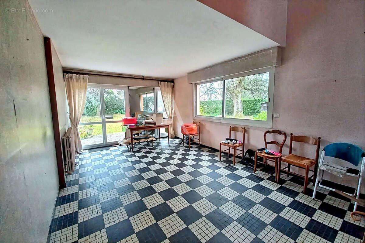 Maison à SAINTE-LUCE-SUR-LOIRE