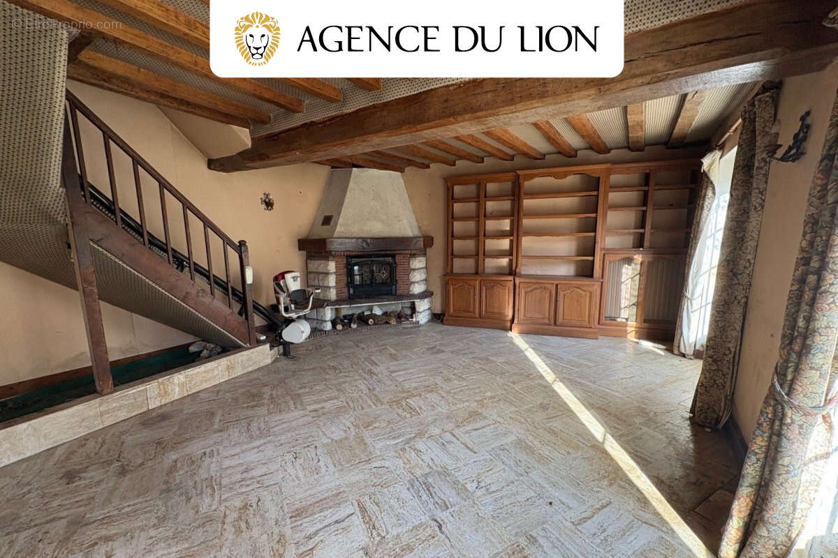 Maison à CHERISY