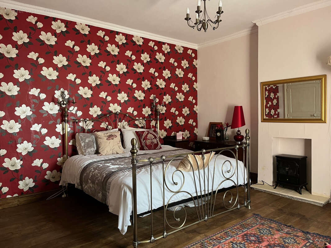 Maison à COUSSAC-BONNEVAL