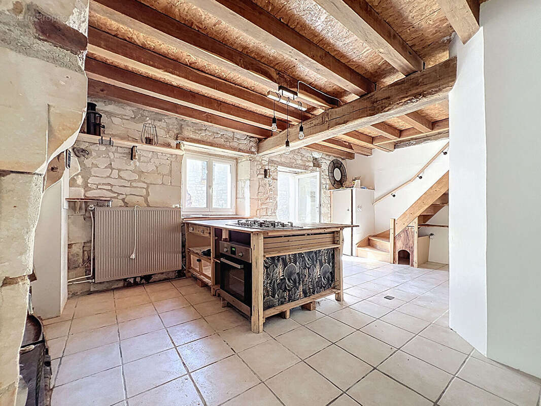 Maison Doué en anjou 4 pièce(s) 139 m2 - photo 2