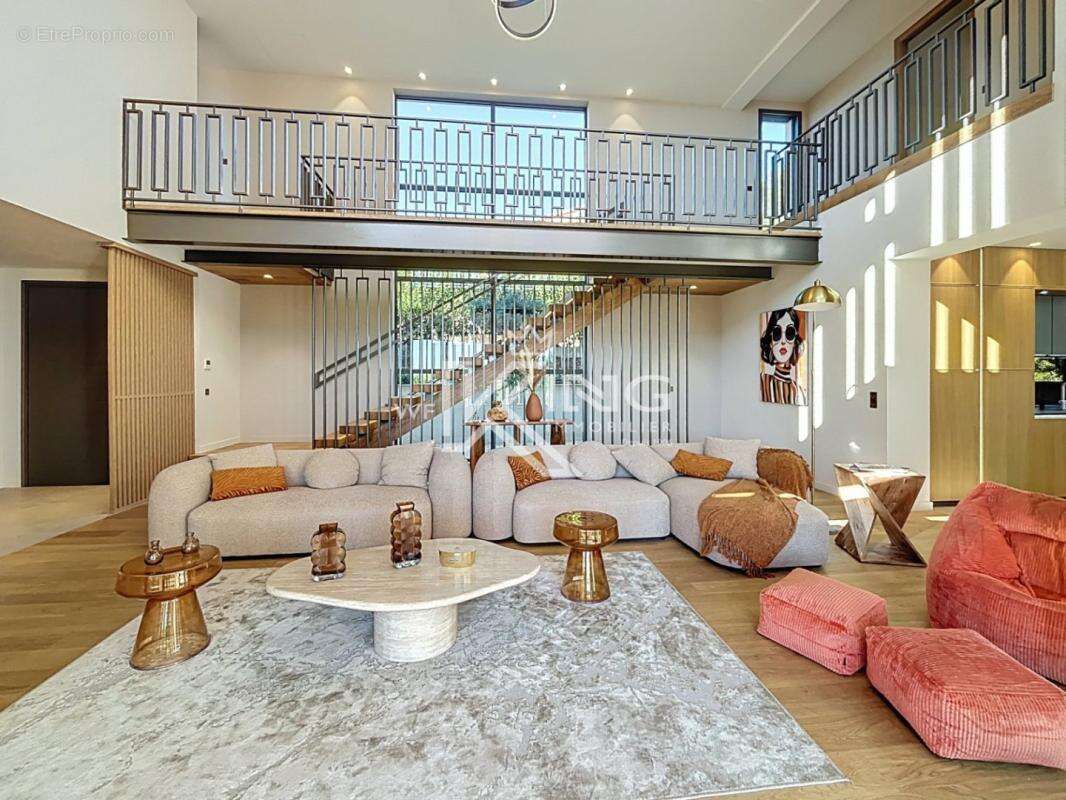 Saint Raphael Valescure, calme absolu, superbe villa - photo 4