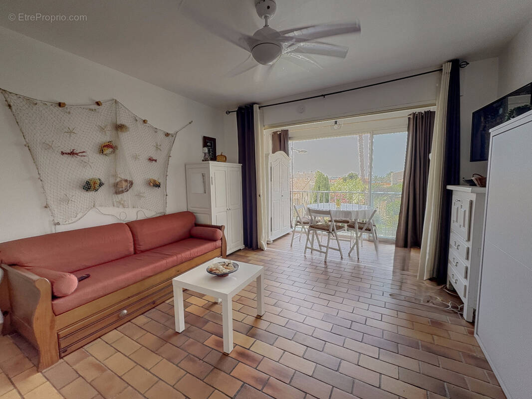 Appartement à SIX-FOURS-LES-PLAGES