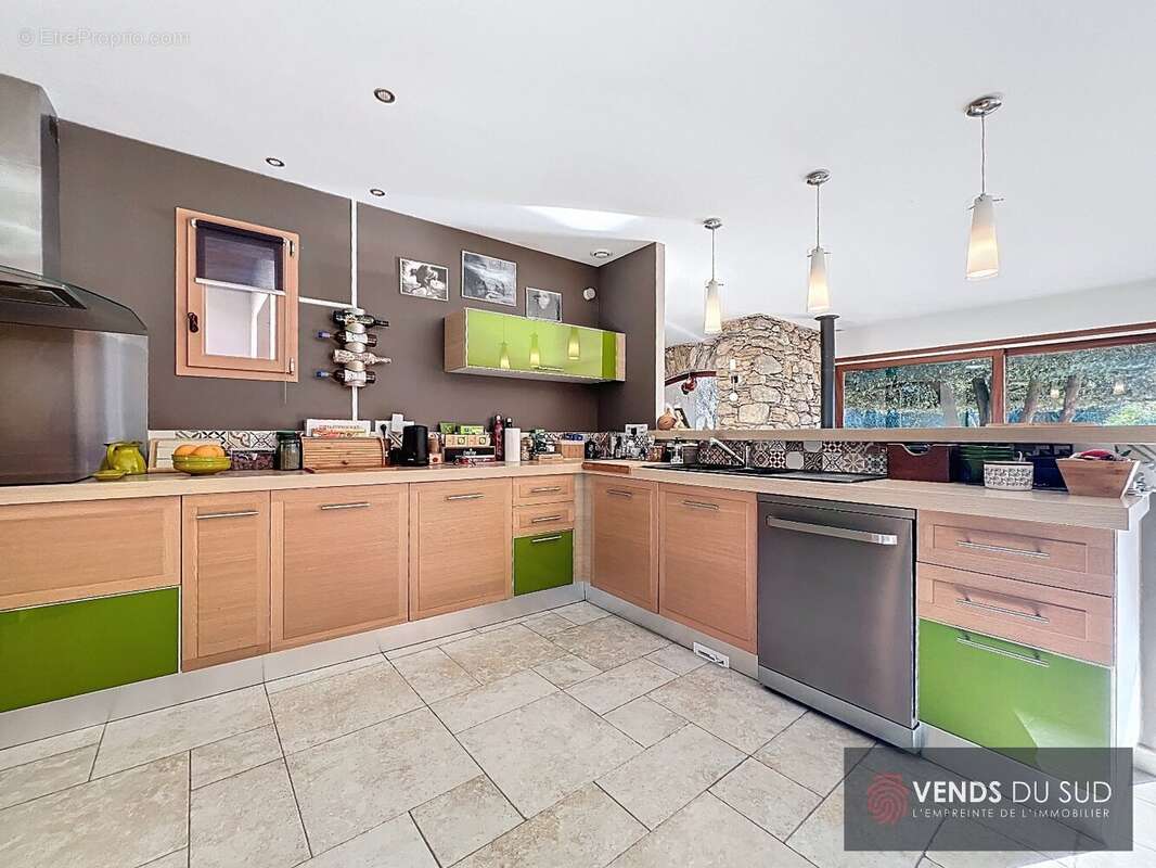 Maison à COLOMBIERES-SUR-ORB