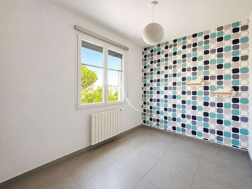 Maison familiale avec piscine, dépendance et stationnement ? Marseille 11e - photo 8