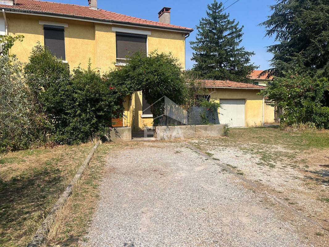 Maison à CHATEAU-ARNOUX-SAINT-AUBAN
