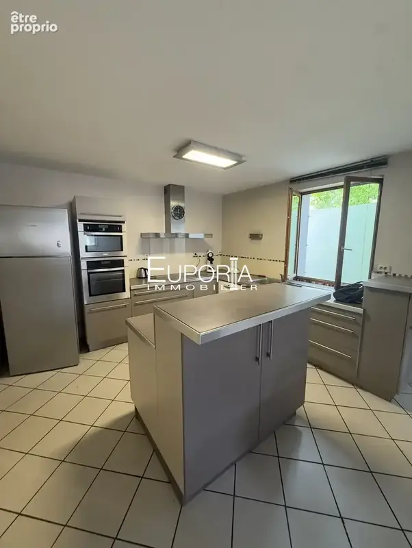 Maison 6 pièces 106 m² à vendre à Villeurbanne (69100) - photo 6