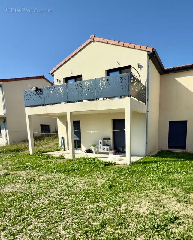 Maison à LES MARTRES-DE-VEYRE