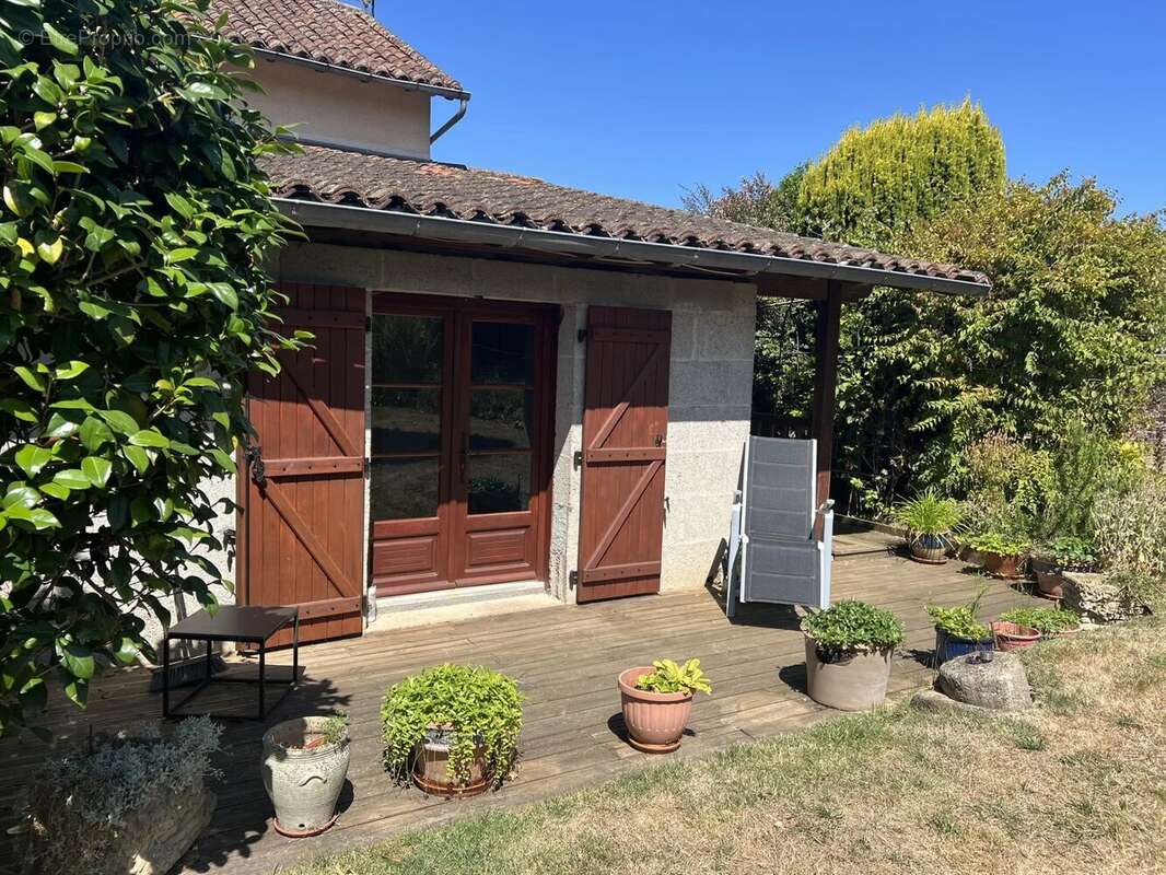 Maison de village de 156m² (4 ch) avec grange et jardin - photo 14