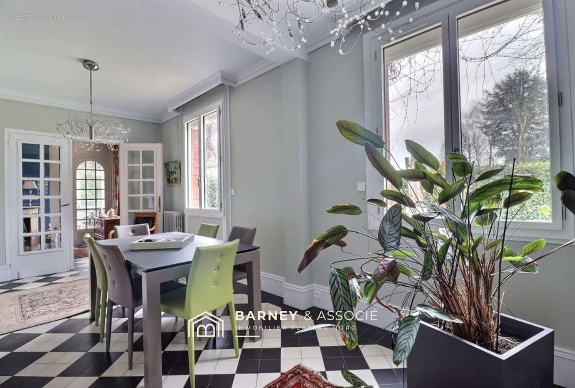 Maison à MONT-SAINT-AIGNAN