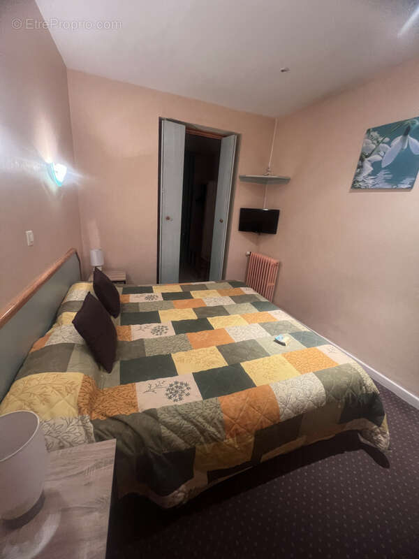 Commerce à JUGON-LES-LACS