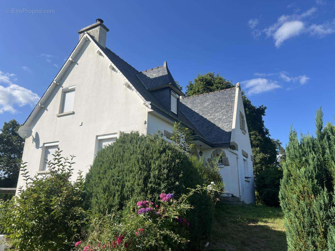 Belle néo-bretonne, située sur un terrain de 2500 m2 - photo 5