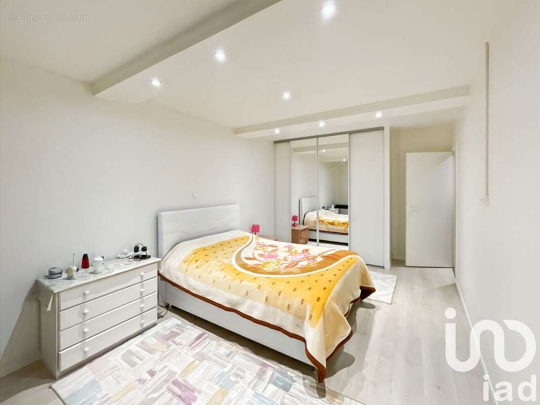 Photo 2 - Maison à SURY-LE-COMTAL