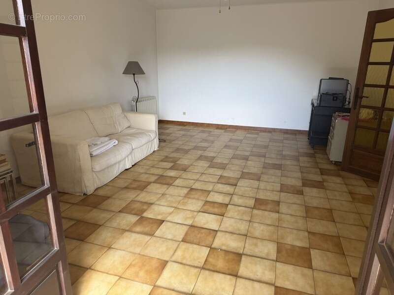En CORSE, proche AJACCIO, aux portes du village d'AFA, grande maison familiale de 168m2,  terrain arborés de 2300 m2 - photo 8