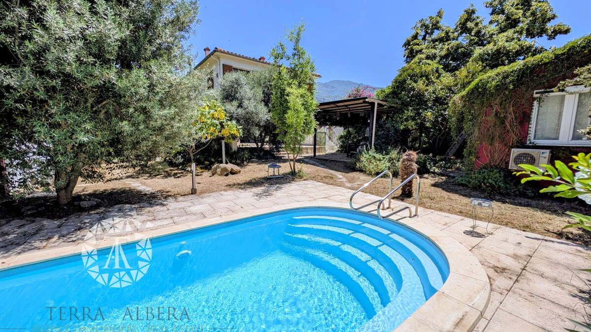 Laroque-des-Albères - Maison de caractère au cœur avec jardin paysagé et piscine - photo 27