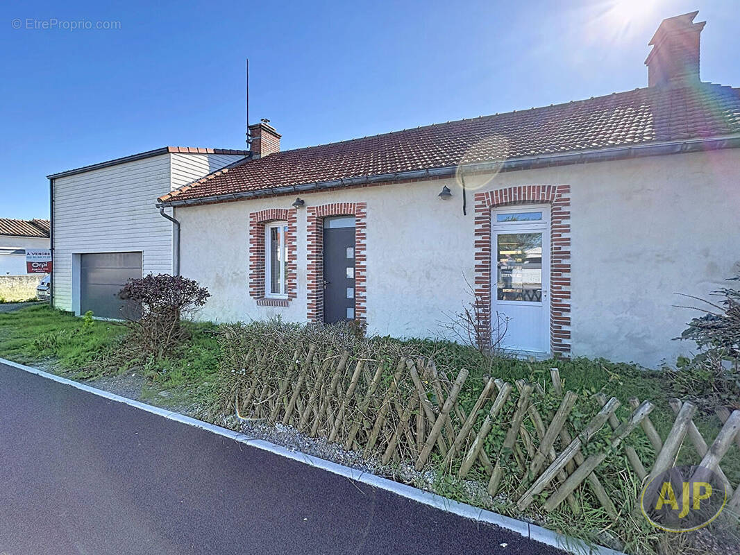 Maison à SALLERTAINE