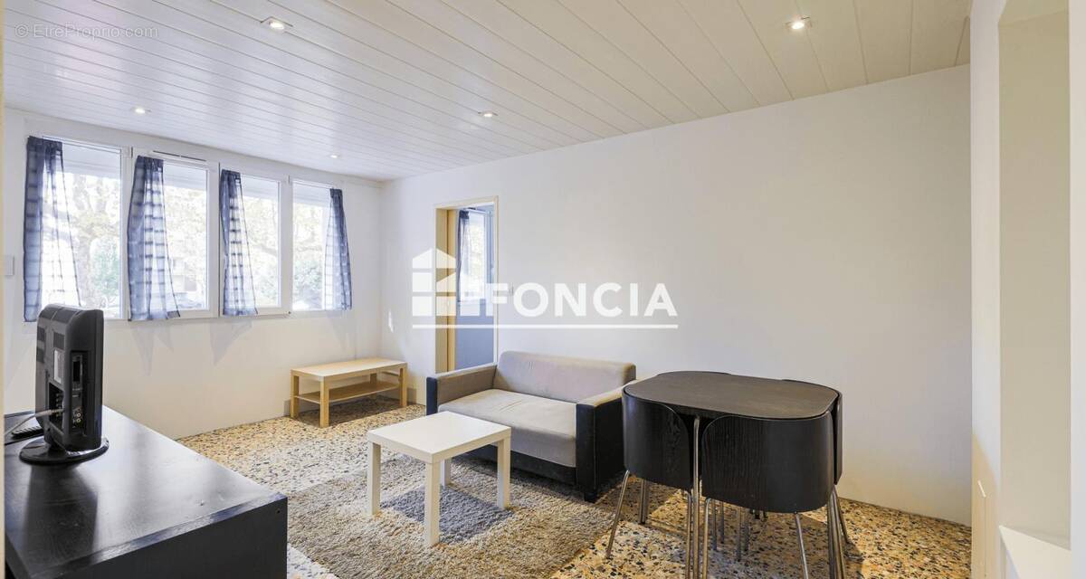 Appartement à SAINT-MARTIN-D'HERES