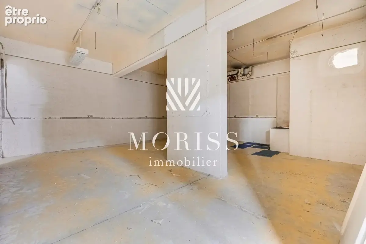 Local commercial de 280 m² – Rue Duhesme – Fort potentiel - photo 14