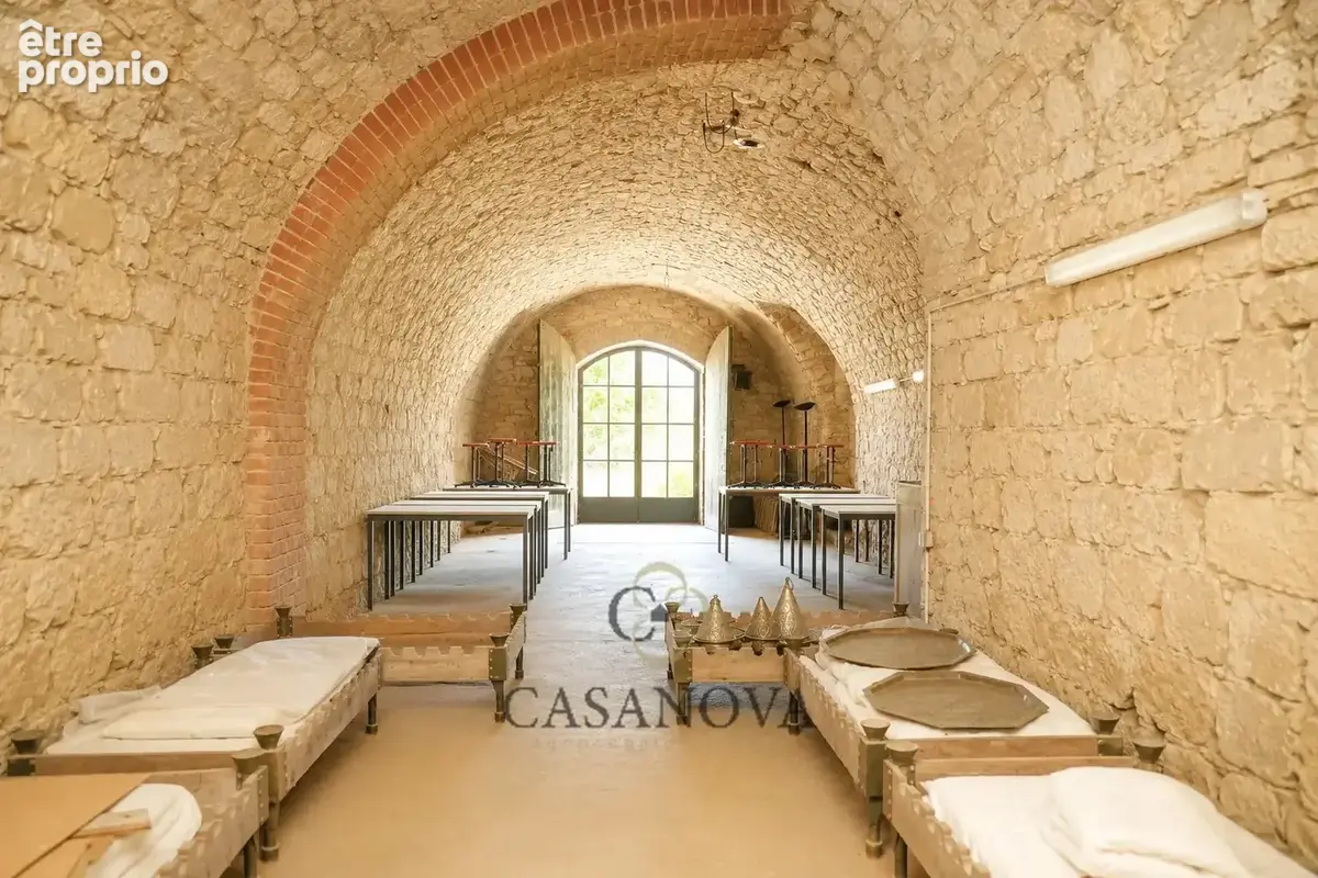 Domaine de caractère du XVIIe siècle sur 6.5 hectares avec près de 3 000 m² bâtis - photo 31