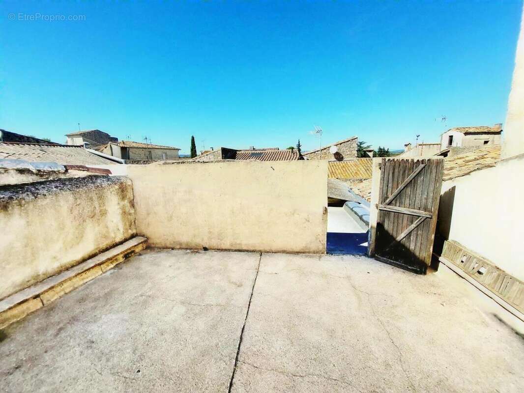 Appartement à LUNEL-VIEL