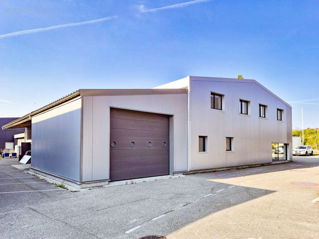 Commerce à BELLEY