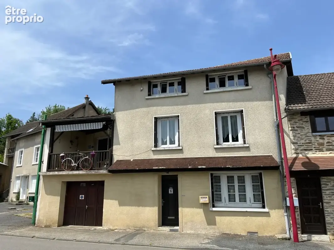 Maison à COUSSAC-BONNEVAL