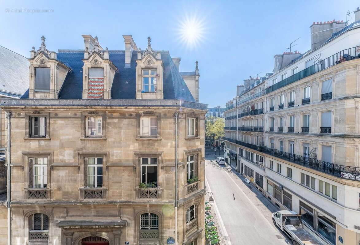 Appartement à PARIS-2E