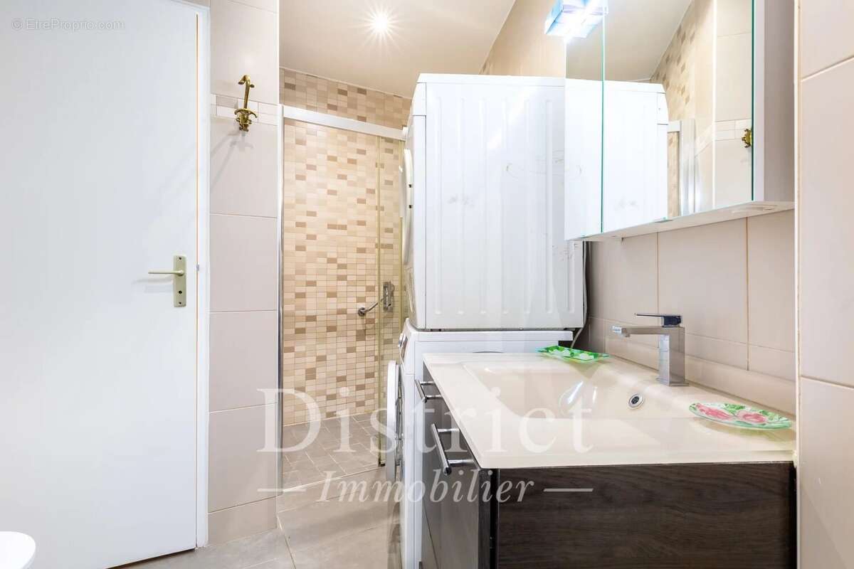 Appartement à PARIS-8E