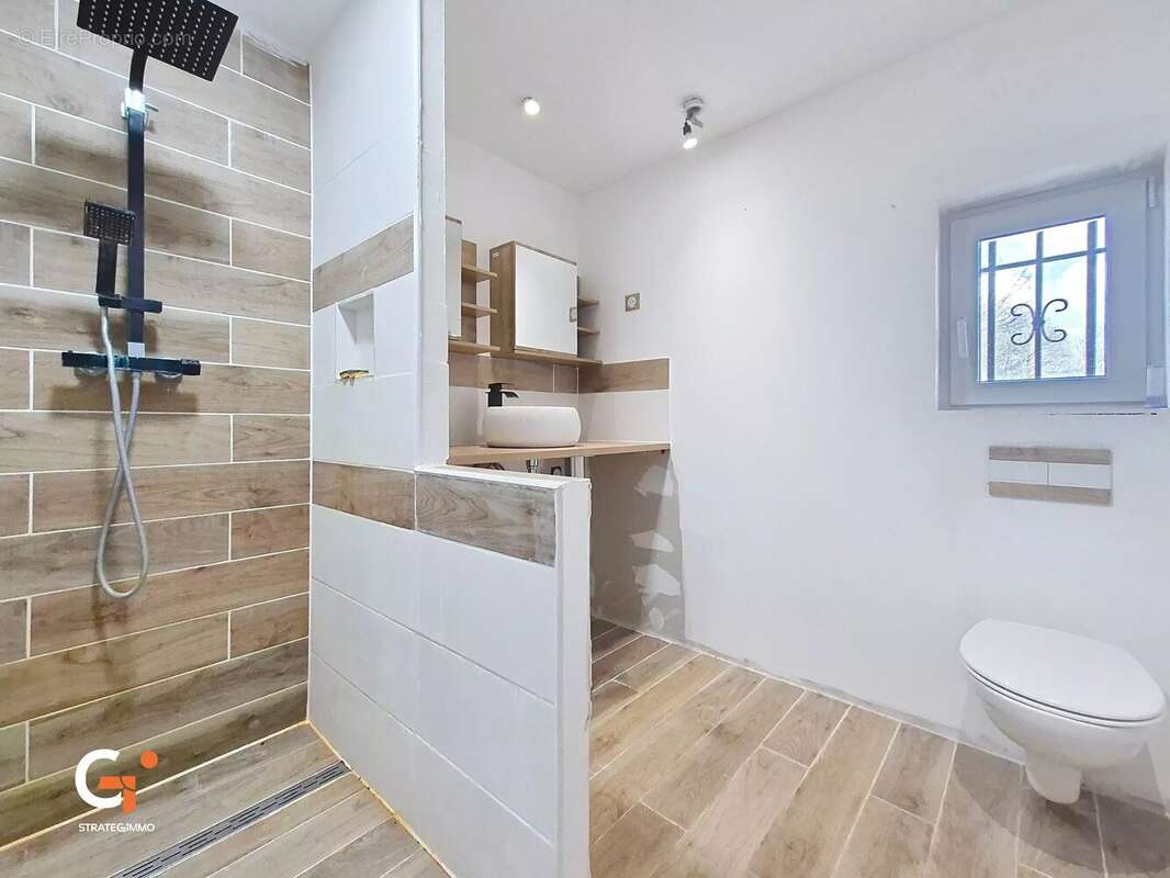 Maison à SAINT-OUEN-DE-THOUBERVILLE