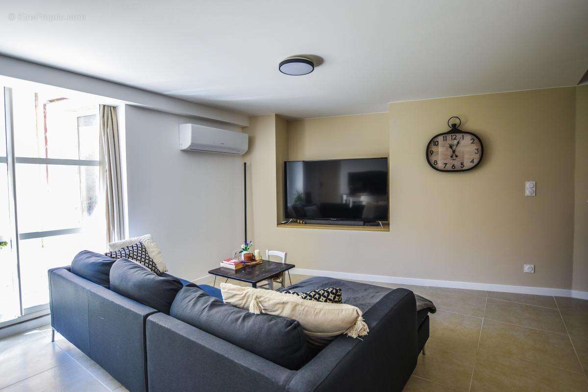 Maison de village rénovée, DPE B et potentiel unique d'espace supplémentaire d'environ 130 m² - photo 4