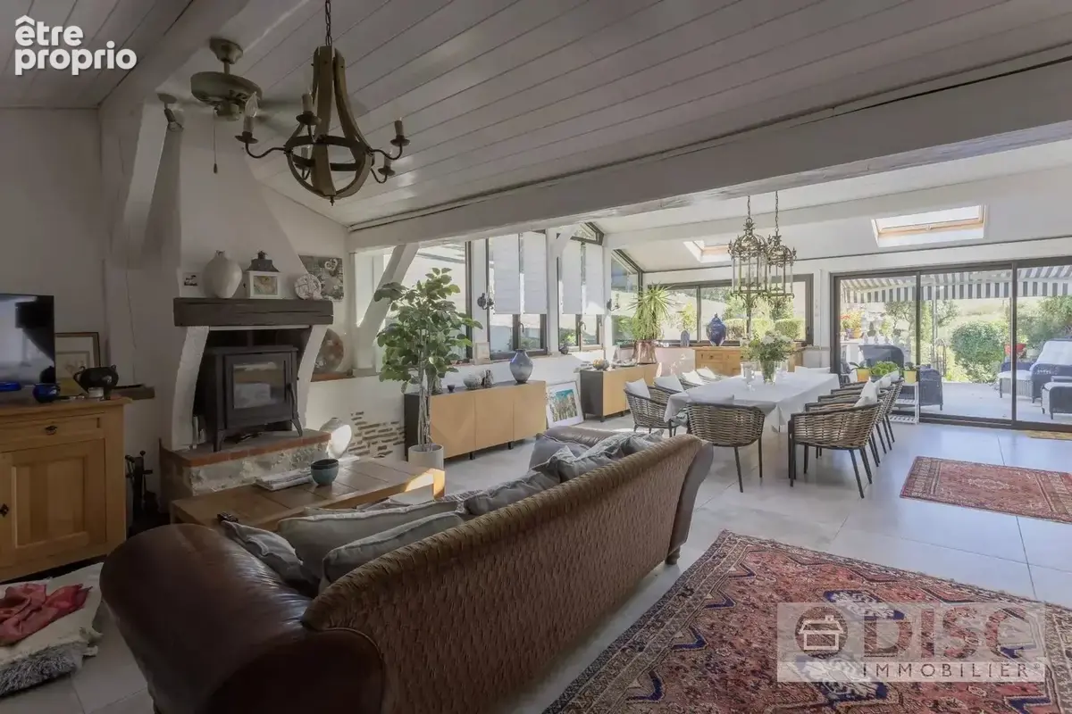 Propriété de charme avec piscine, jacuzzi et 7 hectares dans un environnement préservé - photo 12