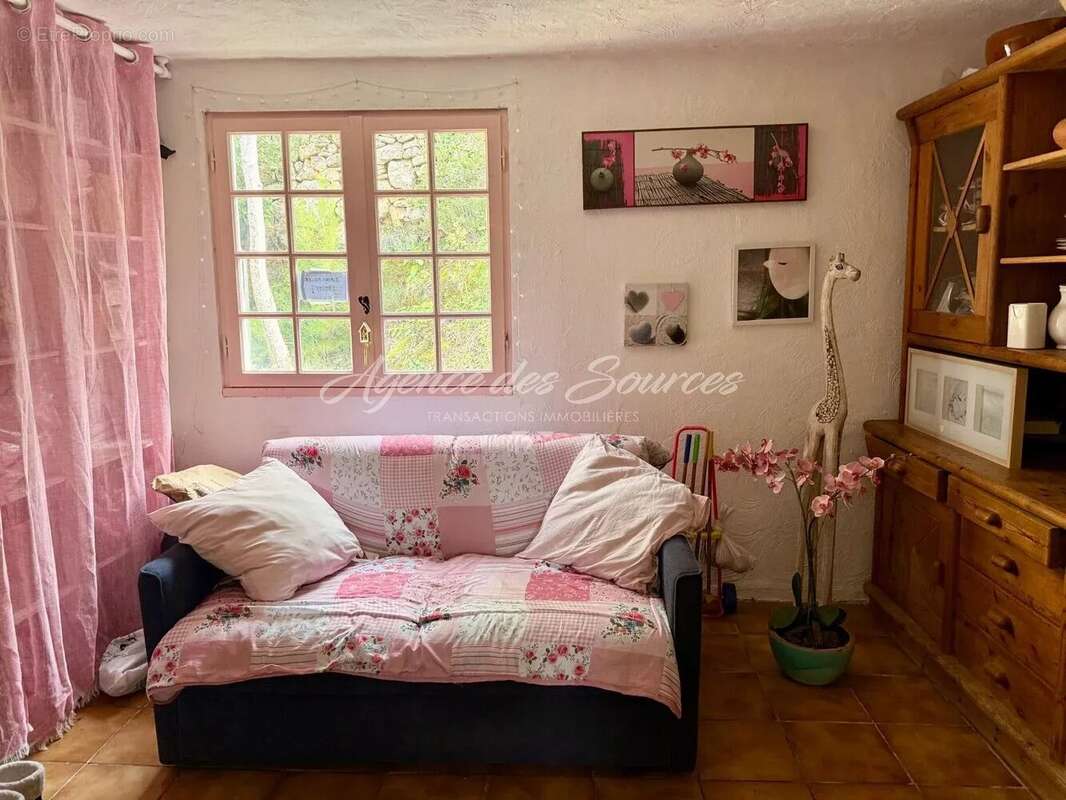 Maison à ENTRECASTEAUX