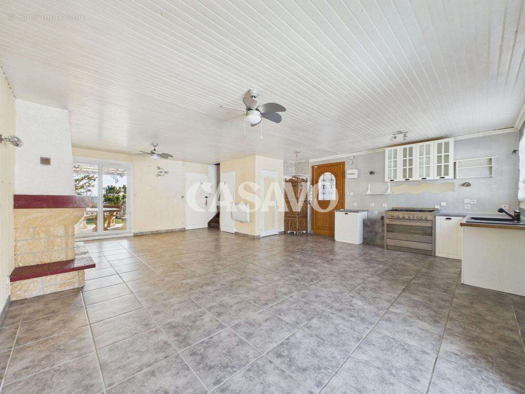 Maison à VILLEFONTAINE