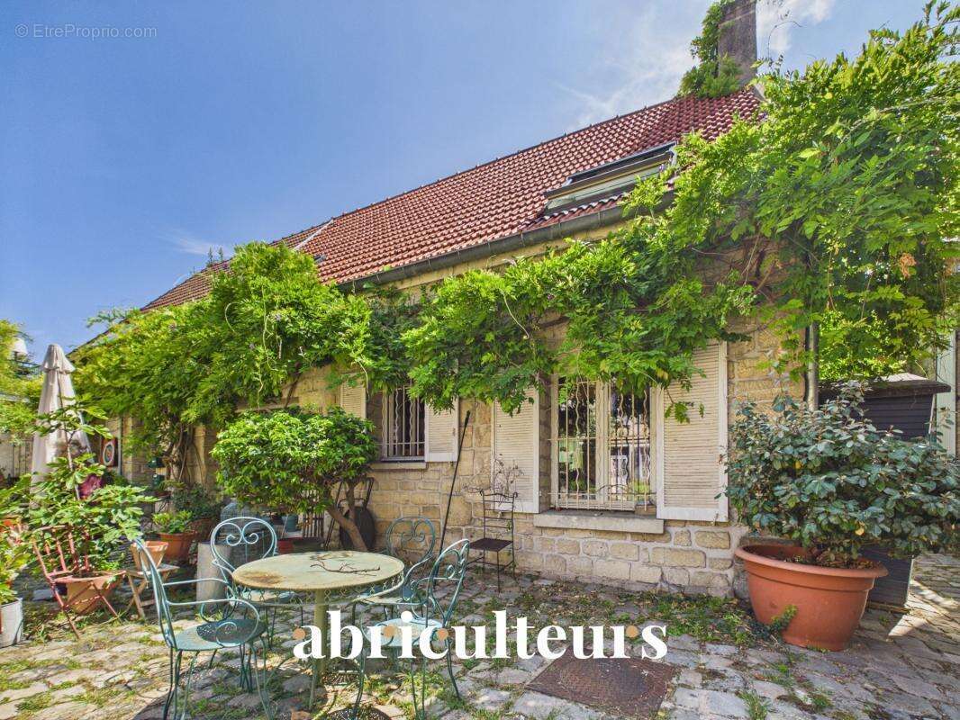 Maison Historique de Charme 103 m² – Cour Pavée & Terrasse – en vente à Le Pecq (78230) - photo 26