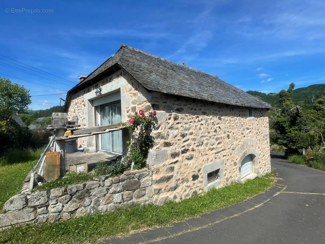 Maison à SAINT-ETIENNE-DE-CHOMEIL