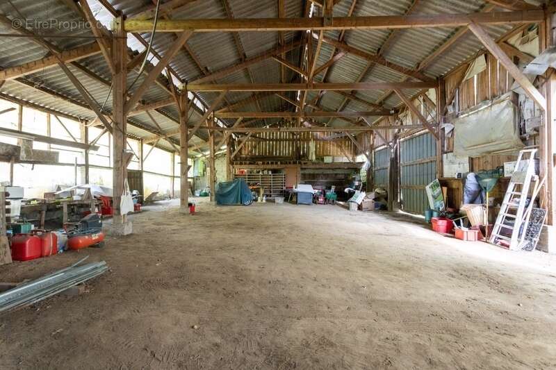 A vendre Maison Plain-pied 150m2 6 pièces - 4 chambres - hangar 300 m2 - 5660 m2 de terrain - SAINT SAUVEUR (24) - photo 15