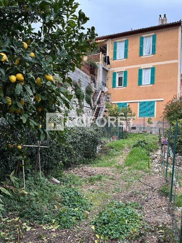 Appartement à SAINT-LAURENT-DU-VAR