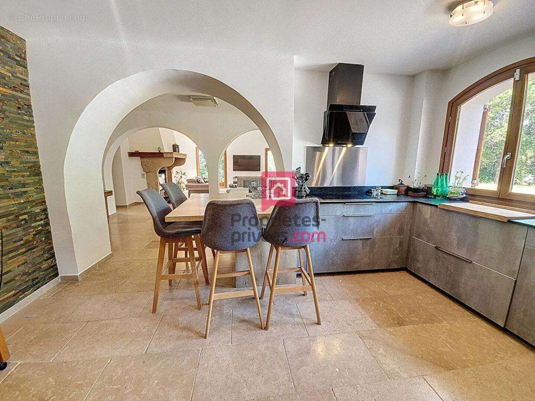 Villa de caractère- La Motte 9 pièces-226 m2- PISCINE- GARAGE - photo 14